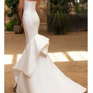 Never worn/brand new: Mermaid Trumpet Wedding Dress